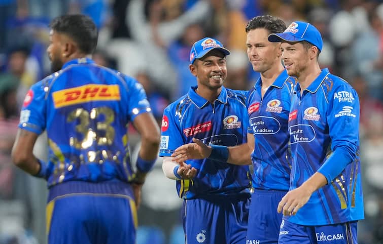 mi vs rcb pitch report for ipl 2025 match no 20 wankhede stadium pitch batting or bowling know everything