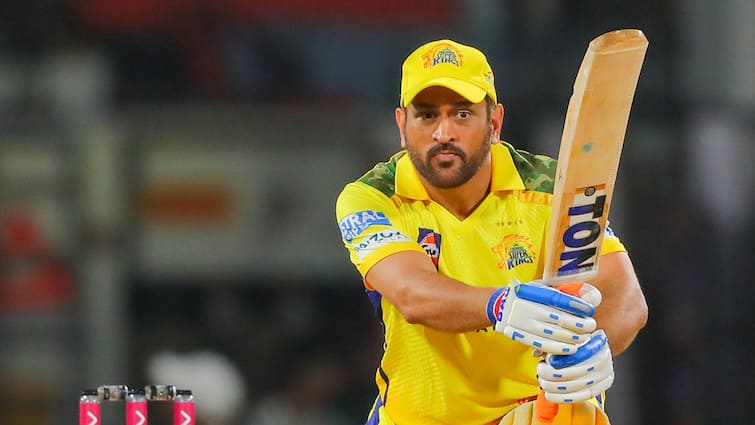 Ms Dhoni created history against delhi capitals becomes first player in the world to do so csk vs dc ipl 2025