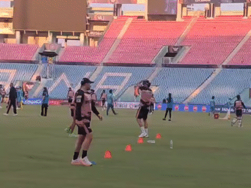 First match of IPL 2025 at Ekana, Lucknow | इकाना पहुंचे फैंस बोले-LSG को सपोर्ट करेंगे: बैटिंग-बॉलिंग सुधरी; सबसे ज्यादा रन मारेगा मिशेल मार्श, निकोलस पूरन चलेगा – Lucknow News