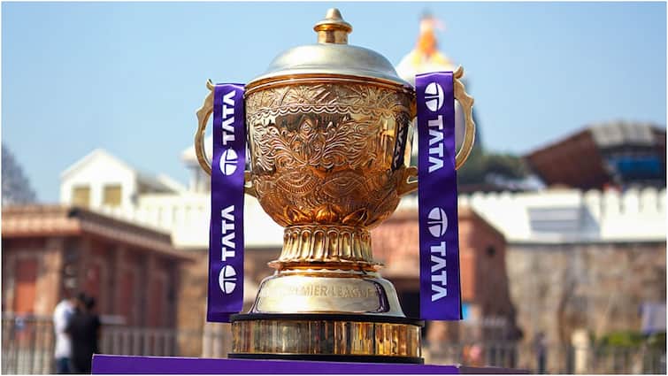 IPL 2025 Yashasvi Jaiswal among contenders for Orange Cap Prasidh Krishna left everyone behind in Purple Cap